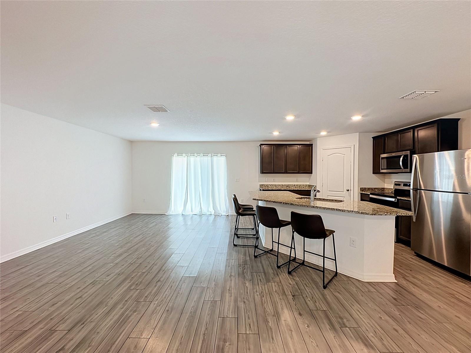 1407 Hillsborough Way Property Photo 15