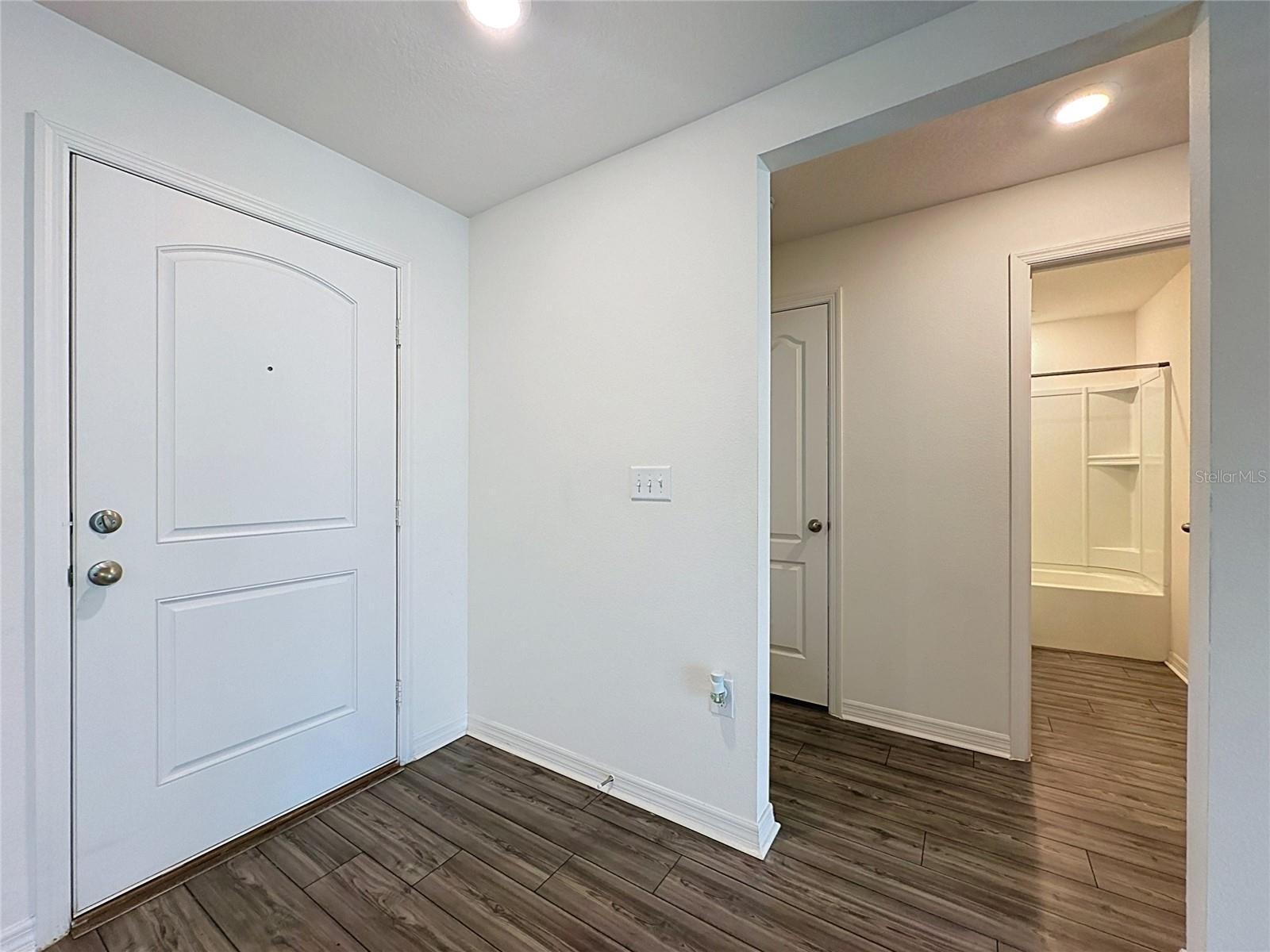 1407 Hillsborough Way Property Photo 18