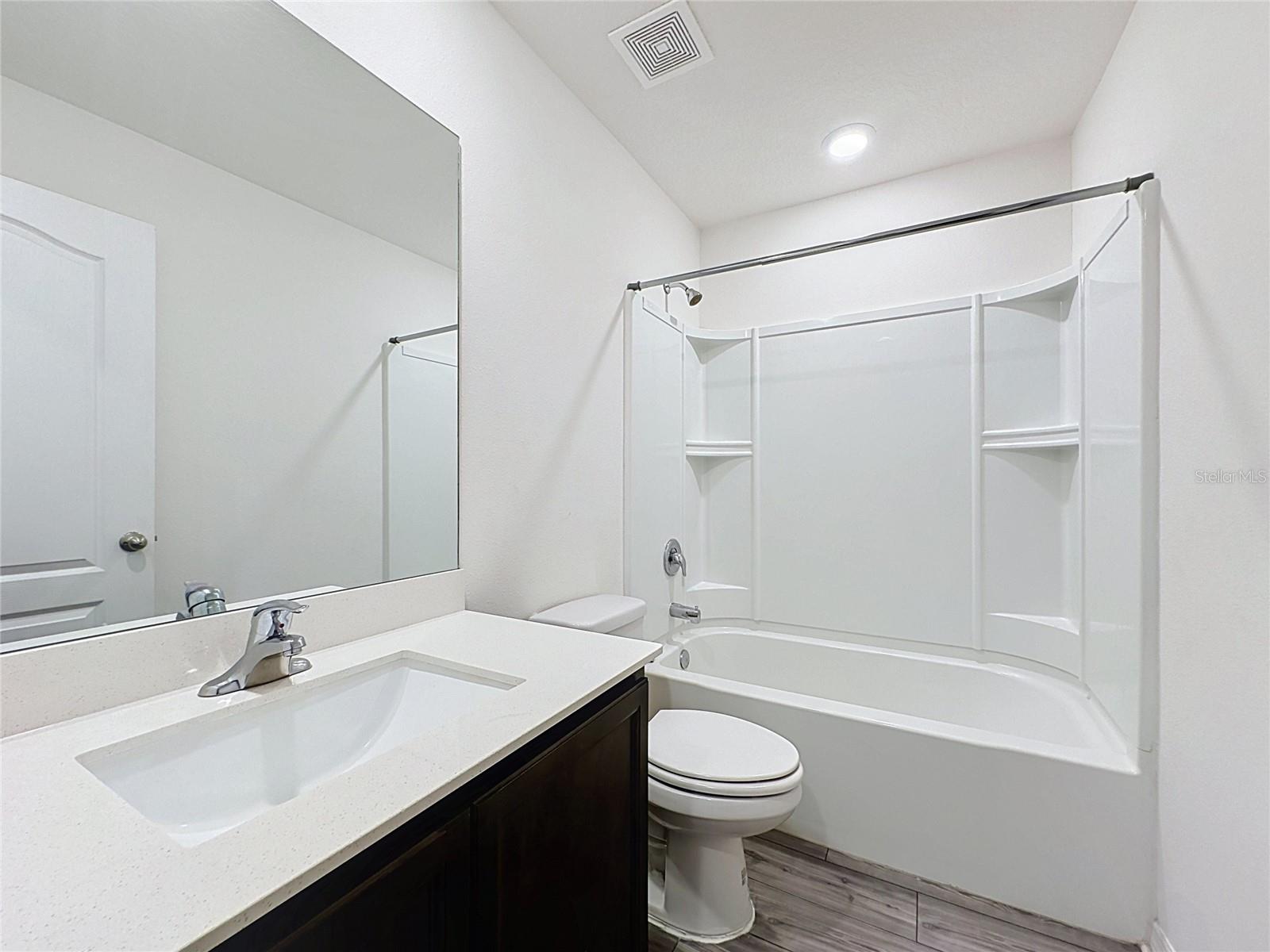 1407 Hillsborough Way Property Photo 27