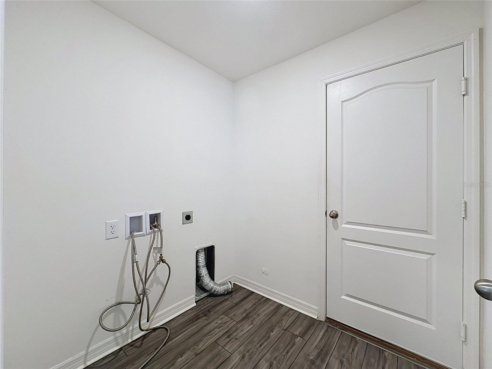 1407 Hillsborough Way Property Photo 31
