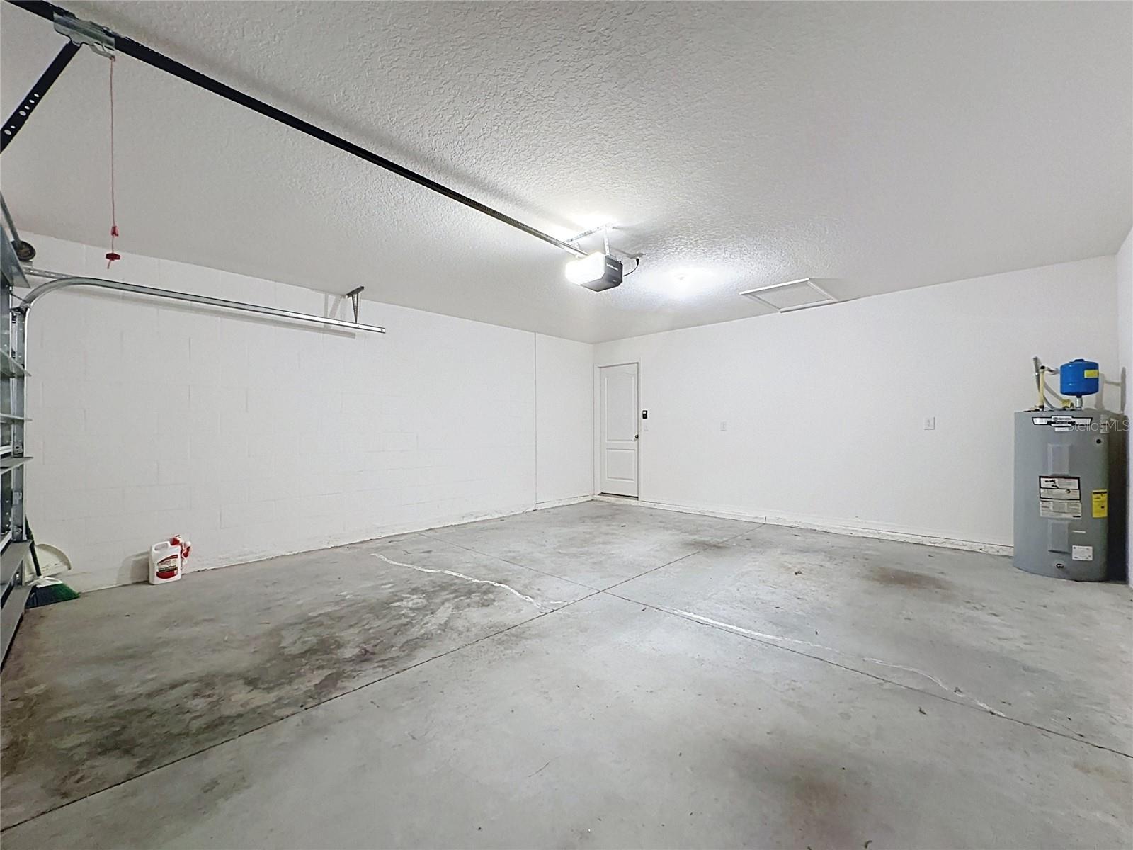1407 Hillsborough Way Property Photo 32