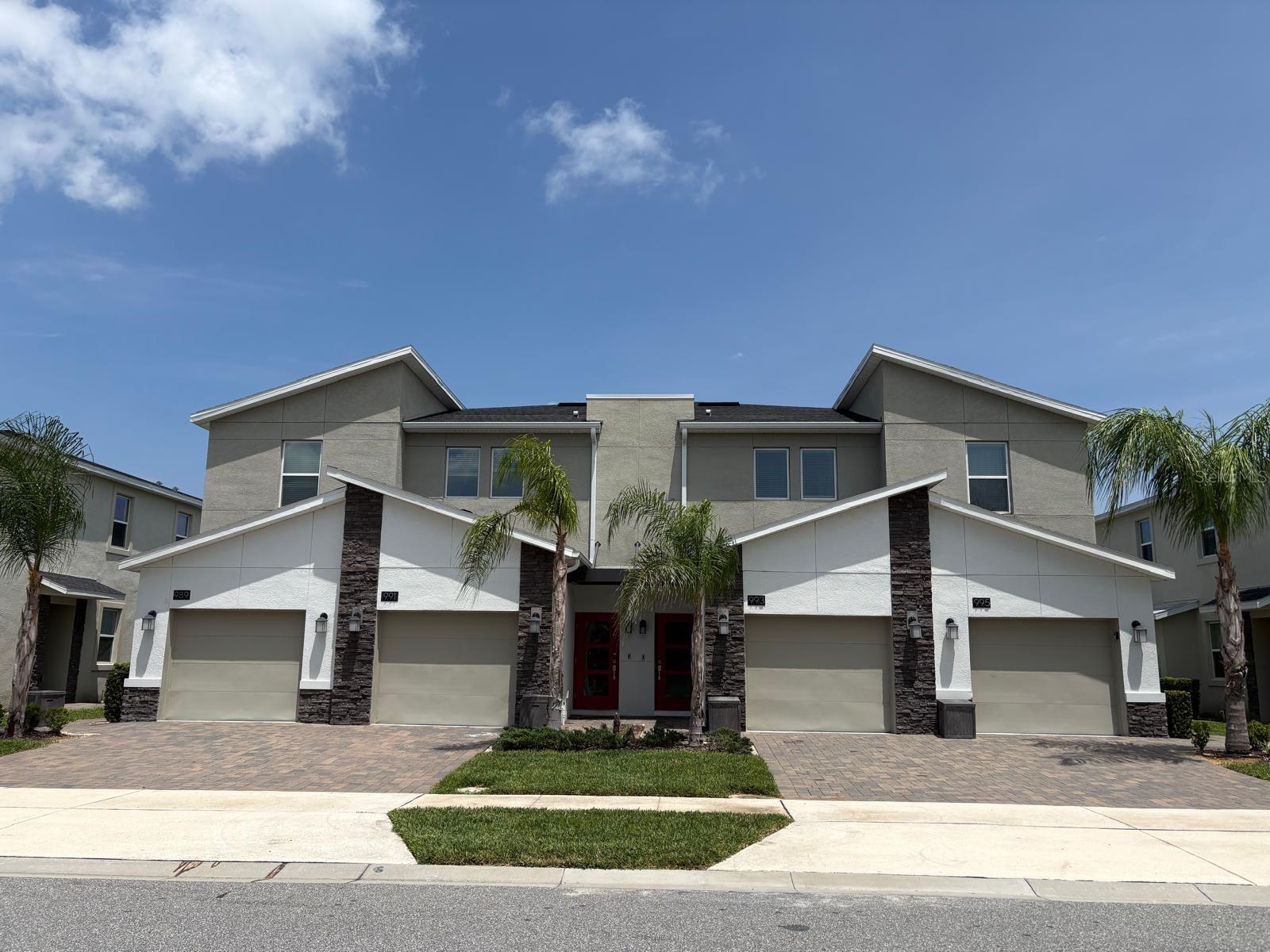 993 SPLASH SHOT PL Property Photo 1