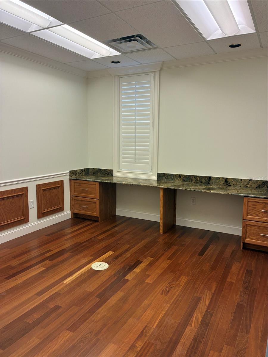 1350 City View Ctr Property Photo 4