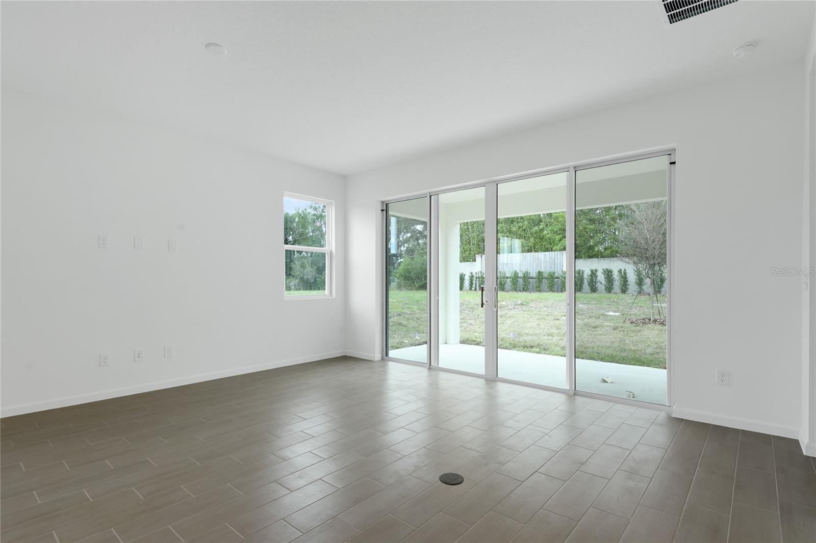 1766 Carnelian St Property Photo 8