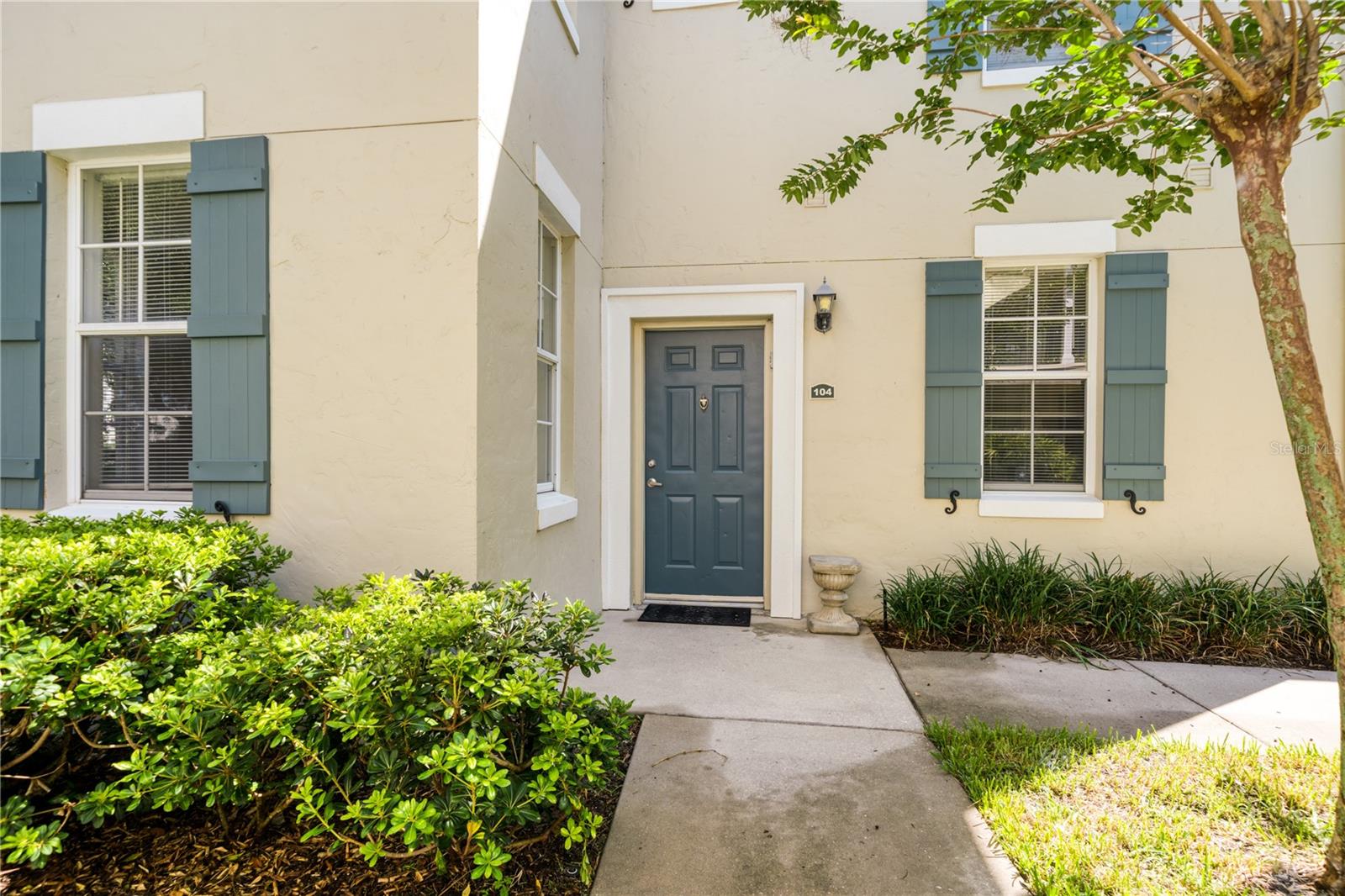 714 SIENA PALM DR #104 Property Photo 1