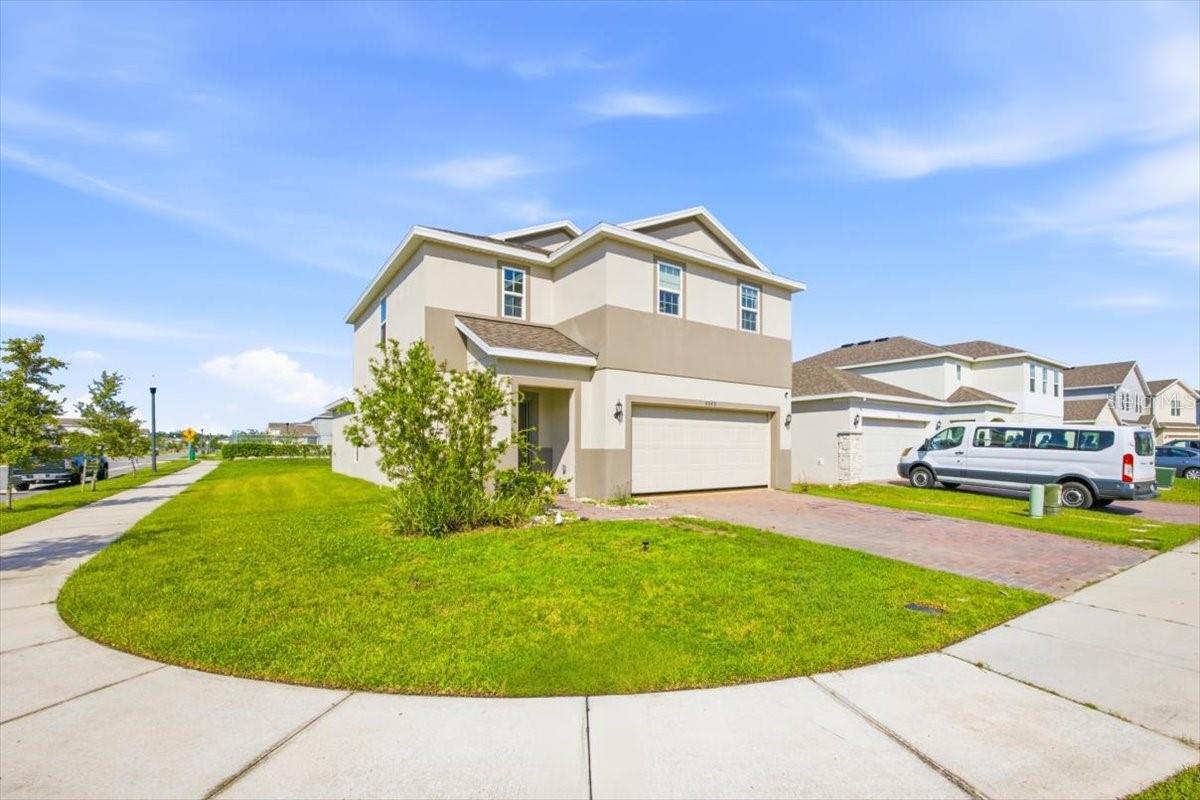 5049 Blue Hammock Ct Property Photo 3