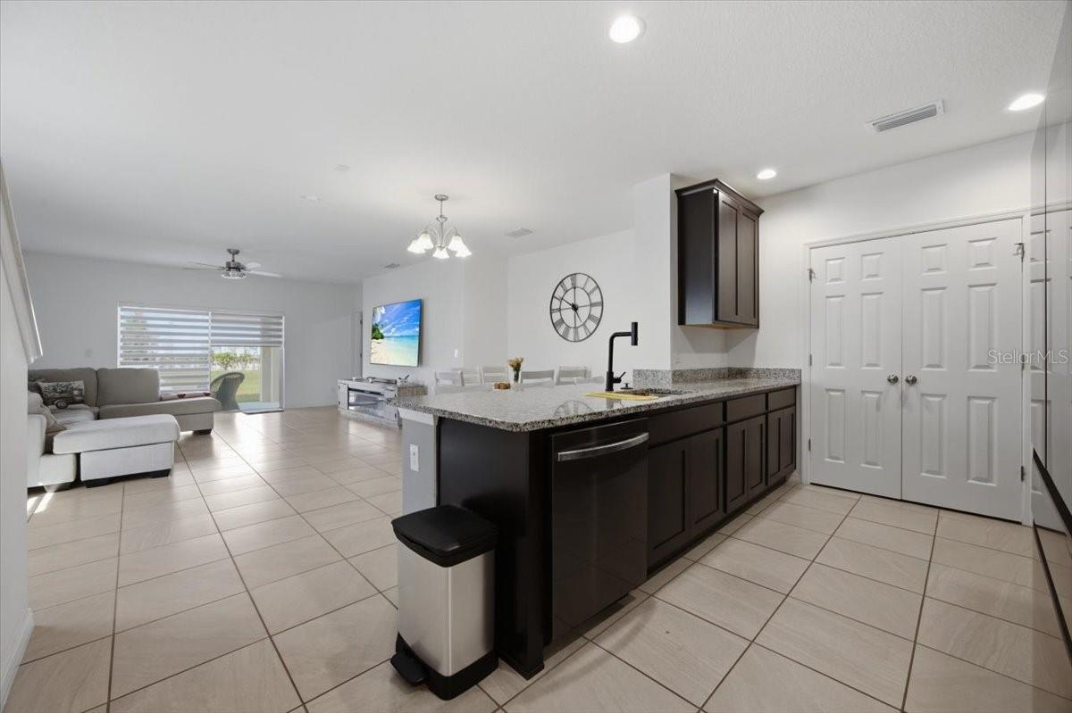 5049 Blue Hammock Ct Property Photo 6