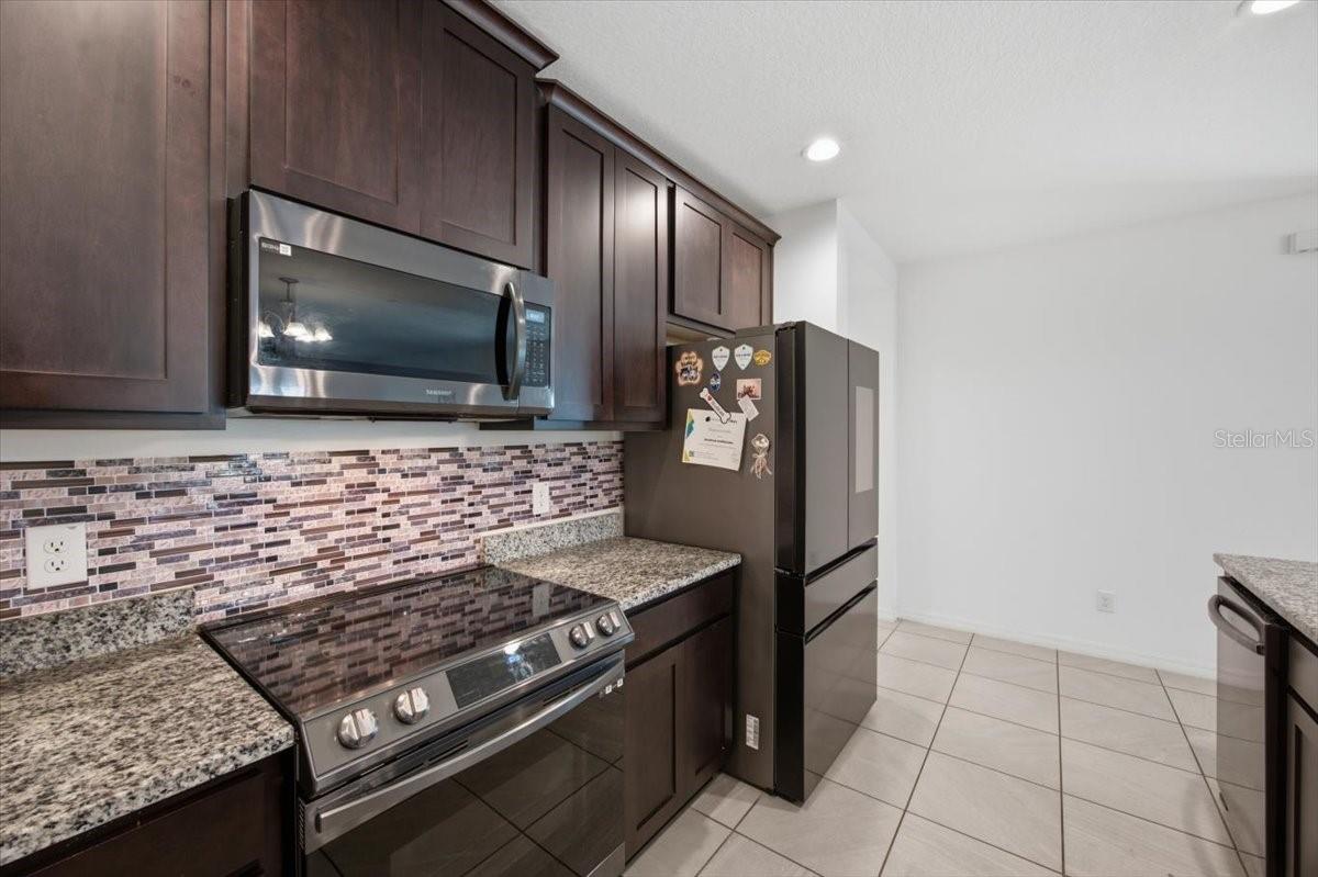 5049 Blue Hammock Ct Property Photo 7