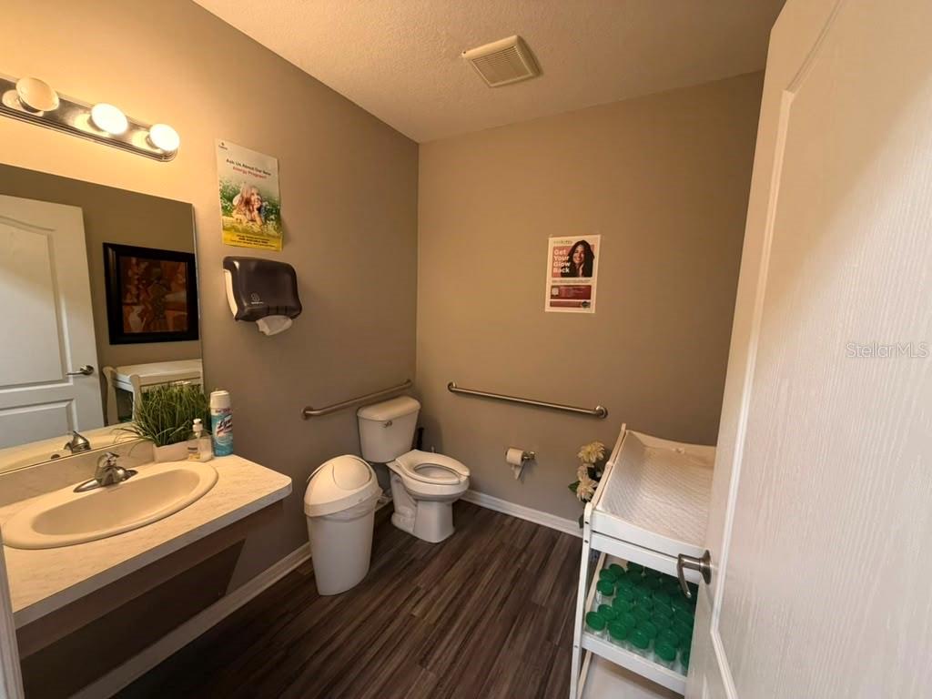 3200 Hillsdale Ln Property Photo 16