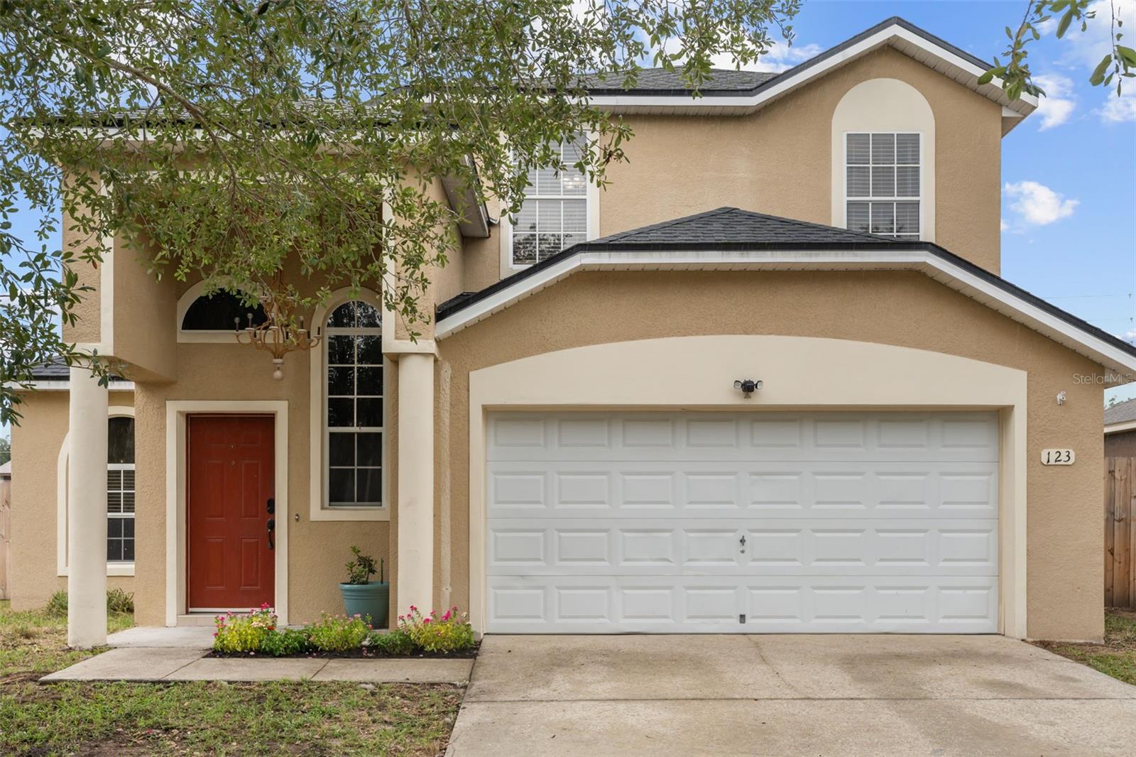 123 BLUFF PASS DR