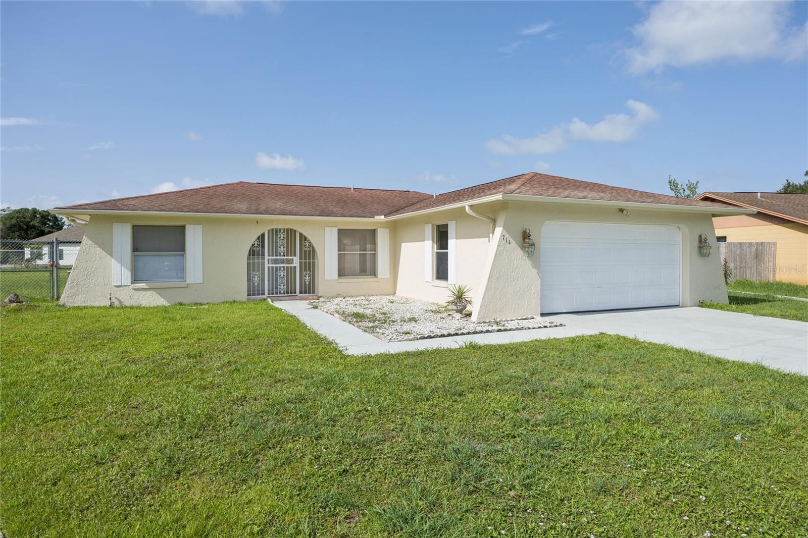 714 Tournament Ln Property Photo 2