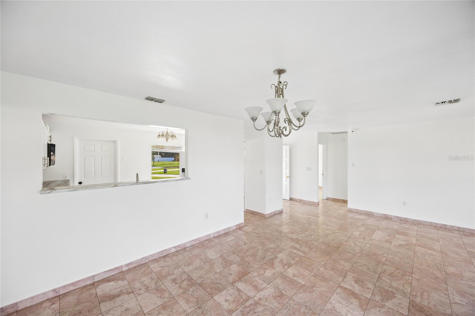714 Tournament Ln Property Photo 6
