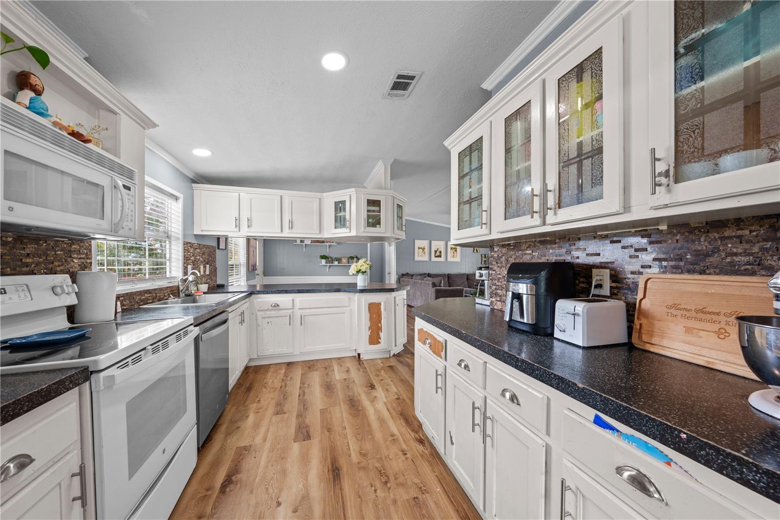 6411 Woods St Property Photo 16