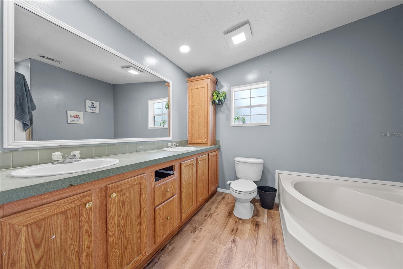 6411 Woods St Property Photo 28