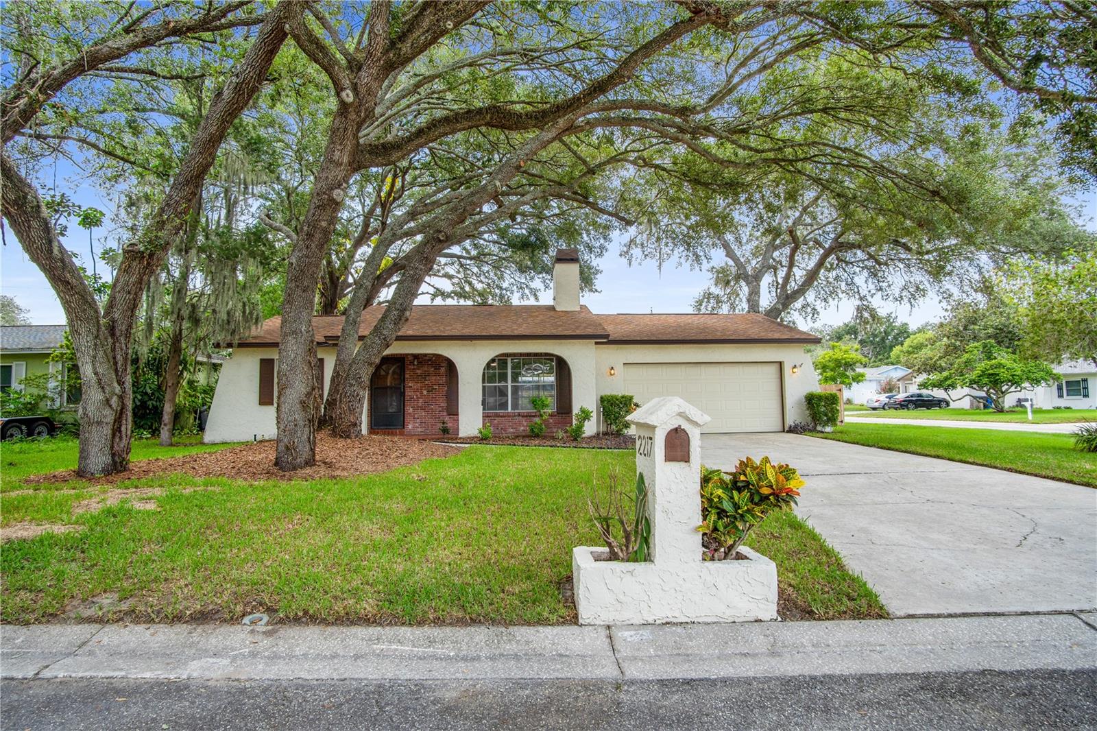 2217 Boxwood Way Property Photo 2