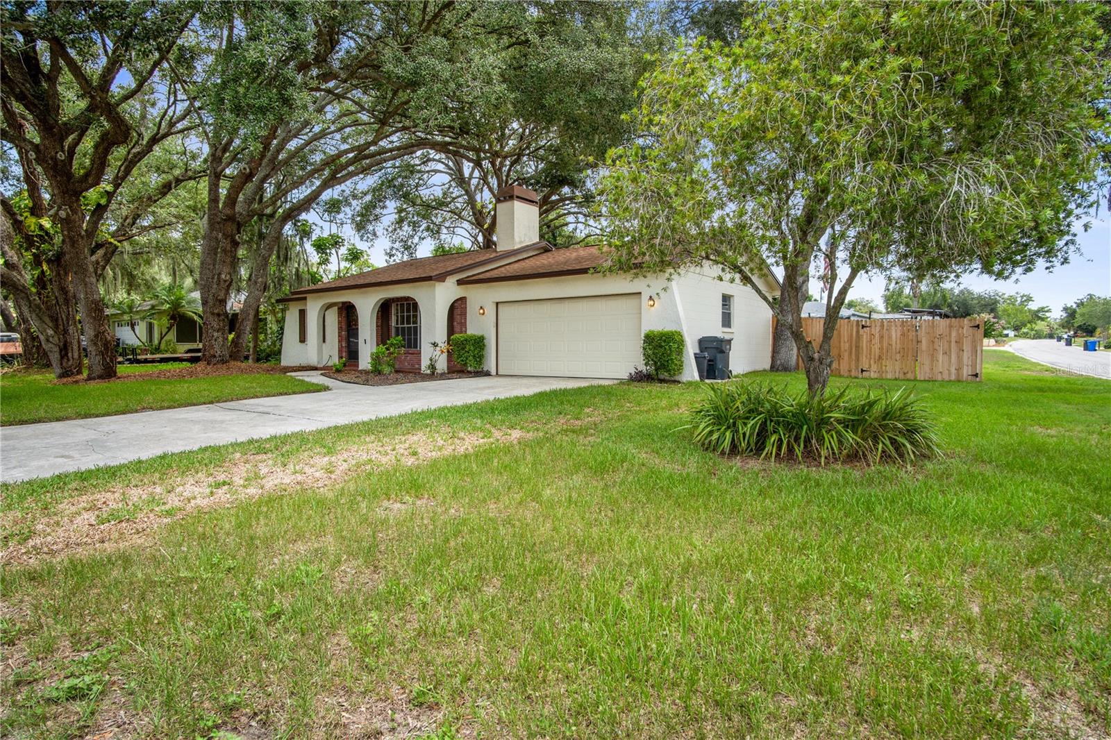 2217 Boxwood Way Property Photo 3