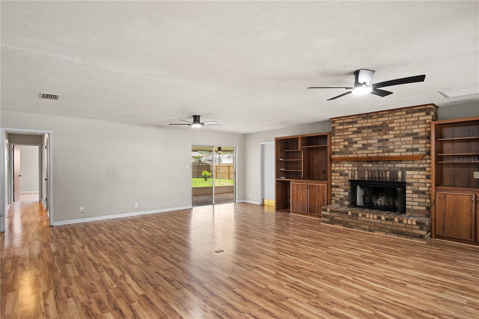 2217 Boxwood Way Property Photo 4