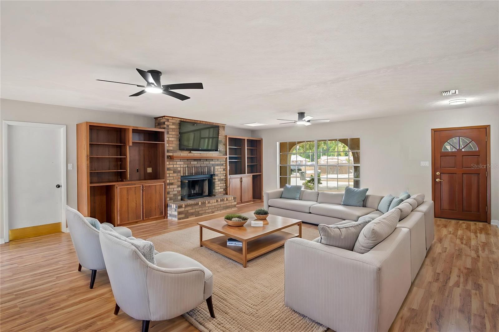 2217 Boxwood Way Property Photo 8