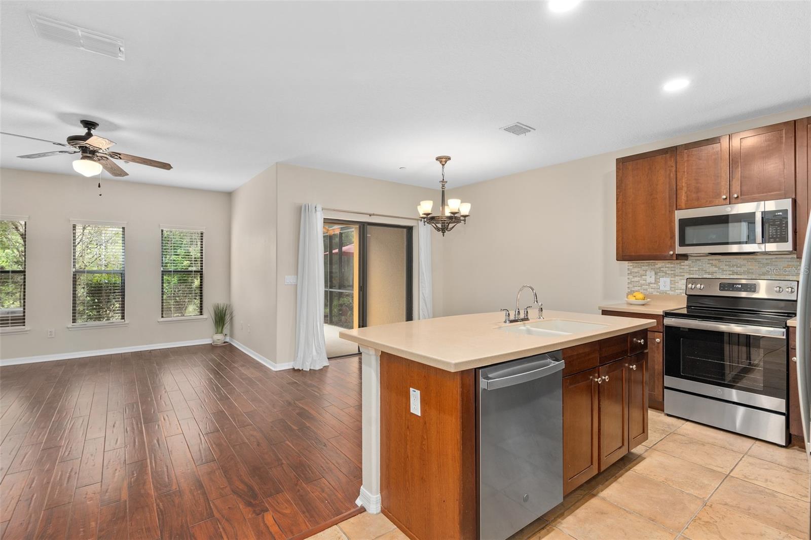 6058 Tivoli Gardens Blvd Property Photo 4