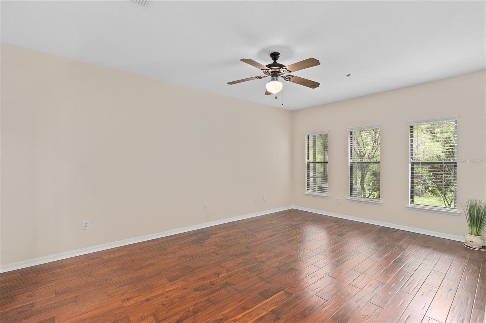 6058 Tivoli Gardens Blvd Property Photo 9