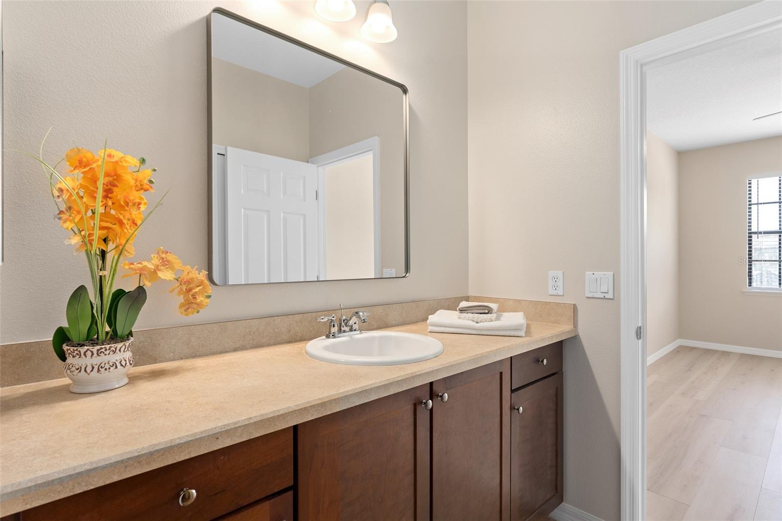 6058 Tivoli Gardens Blvd Property Photo 14