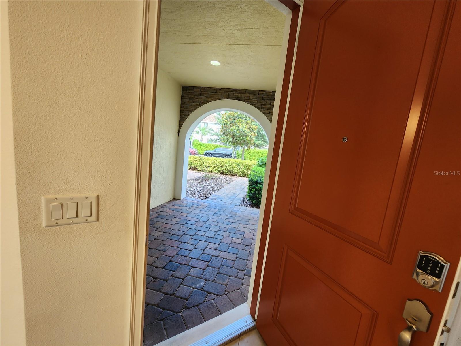 9805 Winnington St Property Photo 2