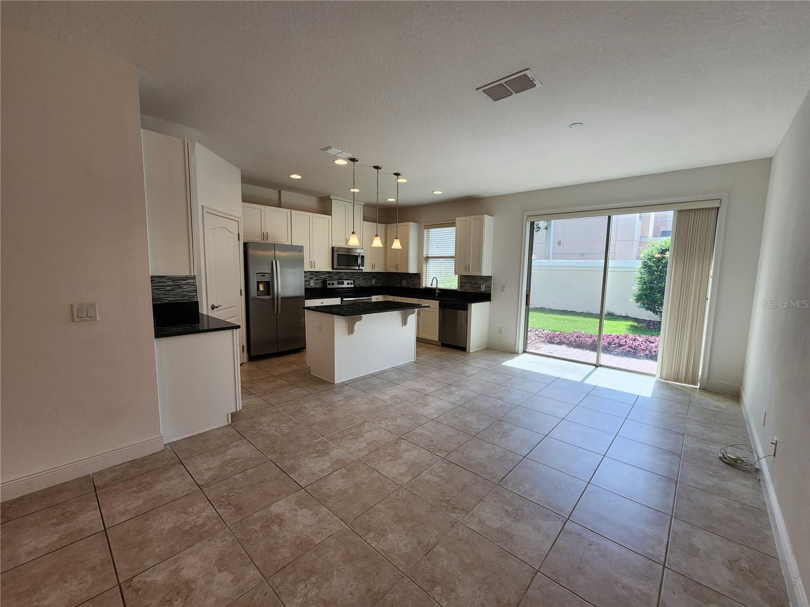 9805 Winnington St Property Photo 4
