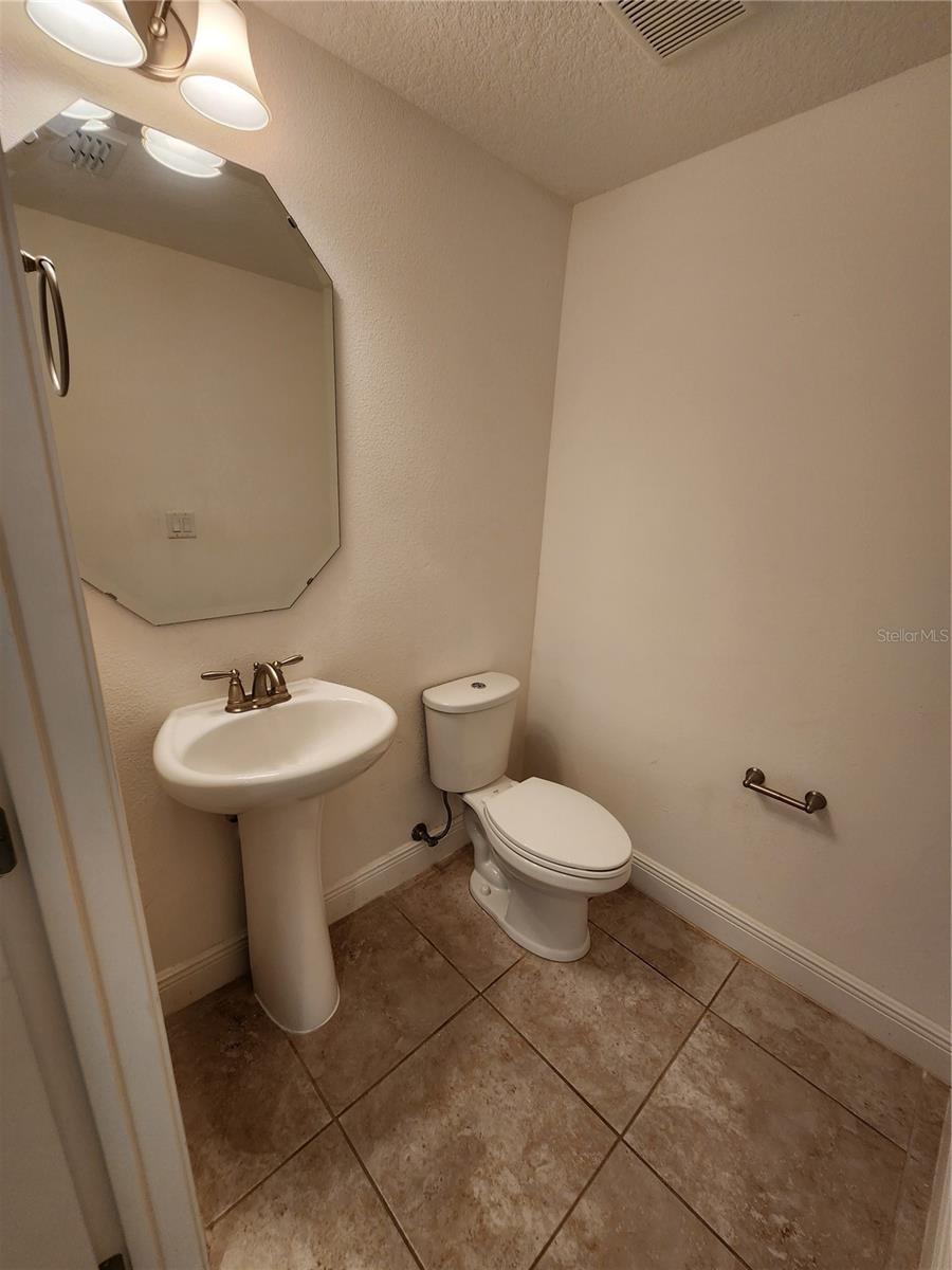 9805 Winnington St Property Photo 24