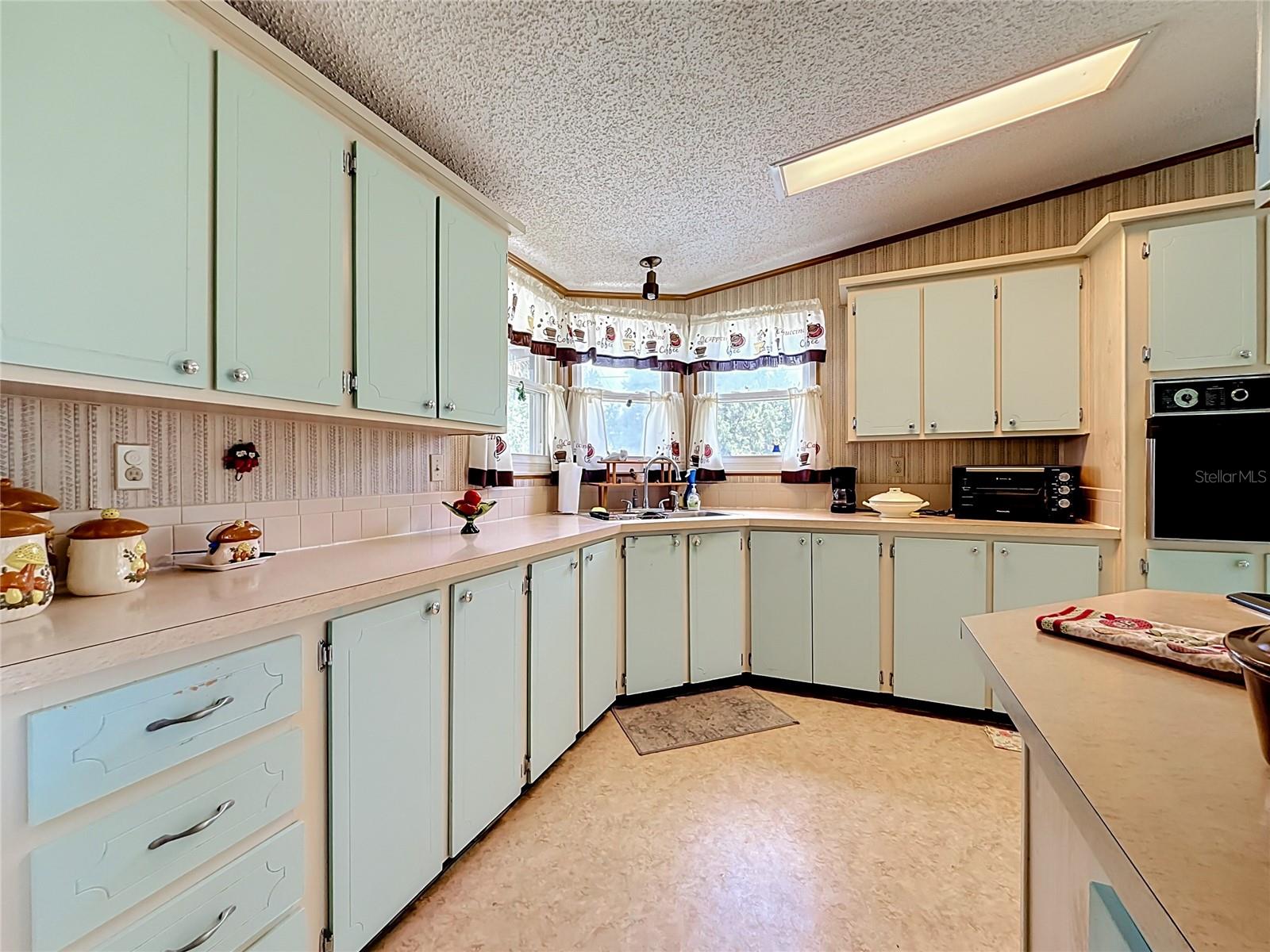 8233 County Road 109b Property Photo 11