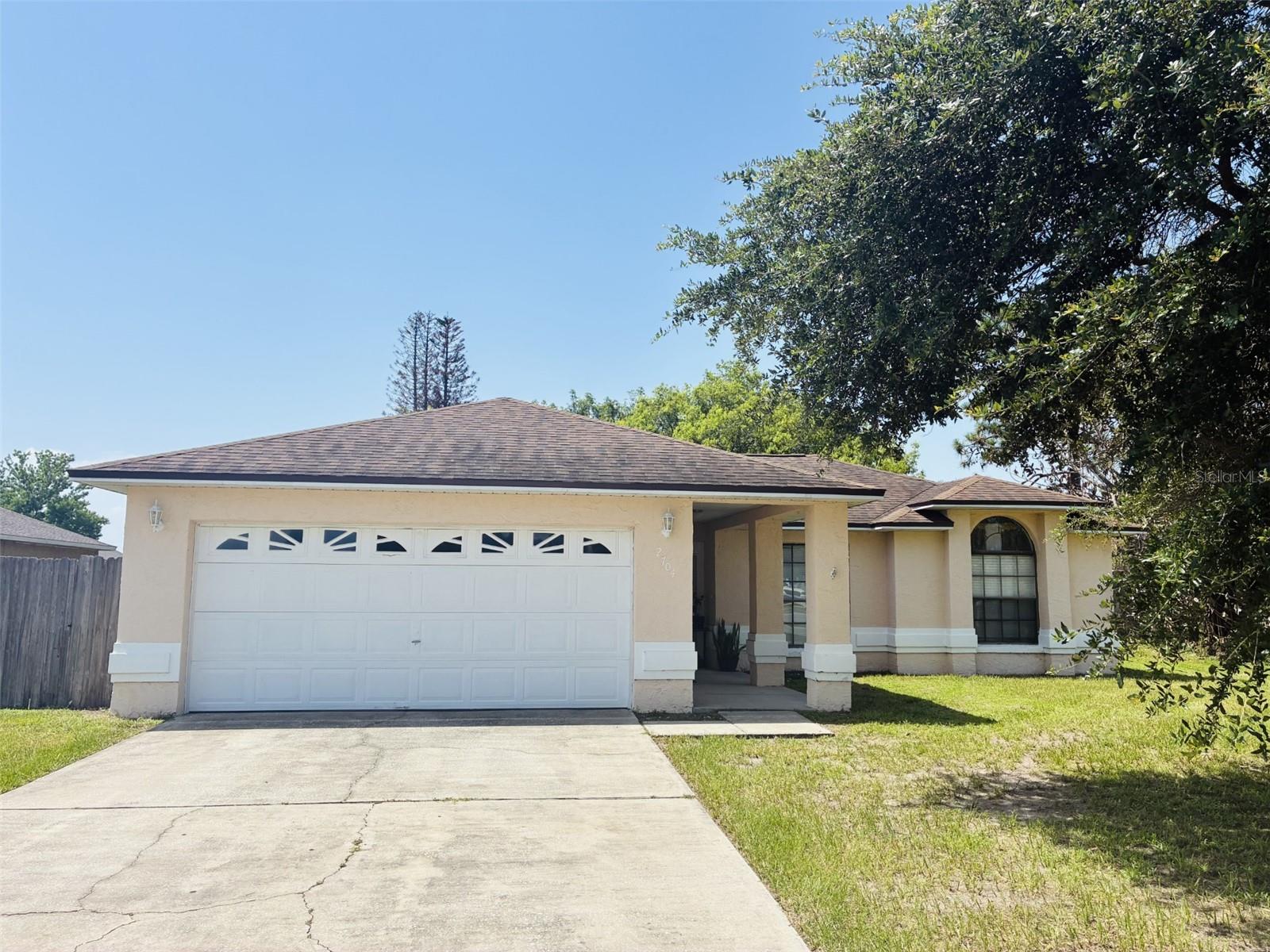 2704 KENDALL AVE