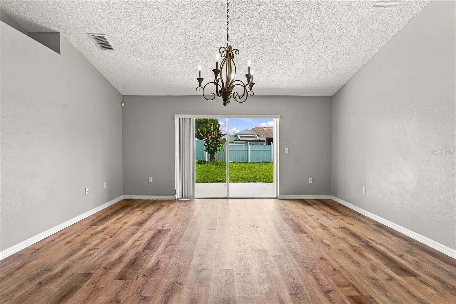 856 Franconville Ct Property Photo 7