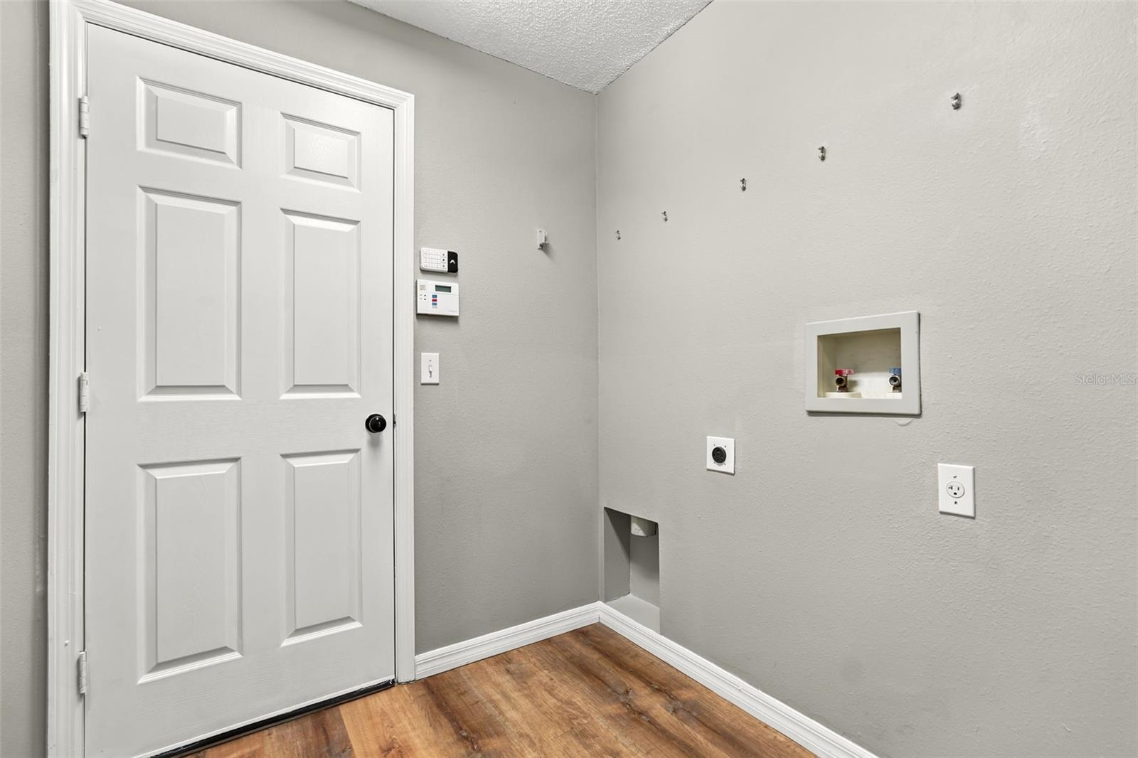 856 Franconville Ct Property Photo 21