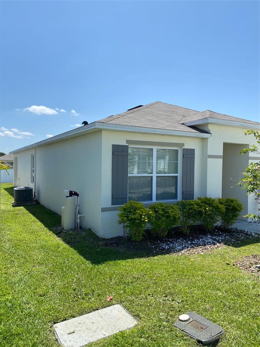 3018 Royal Tern Dr Property Photo 2