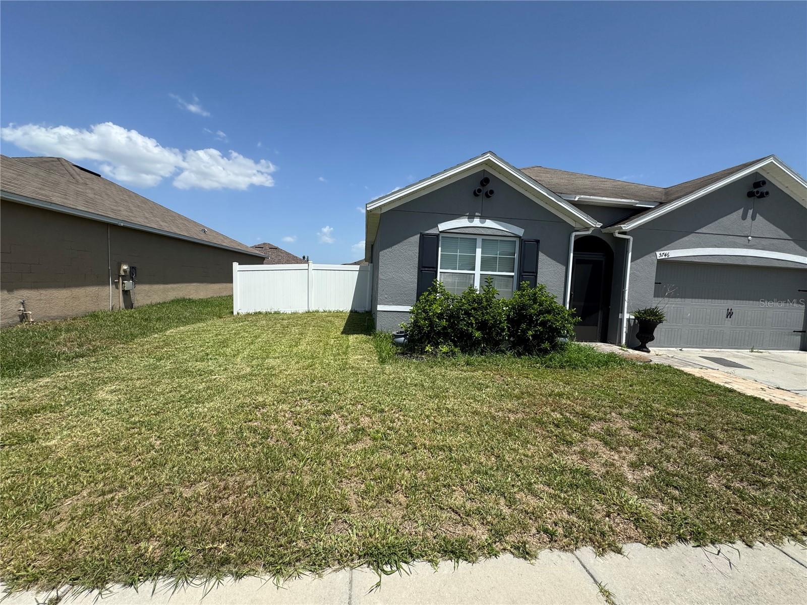 5746 Marsh Landing Dr Property Photo 2