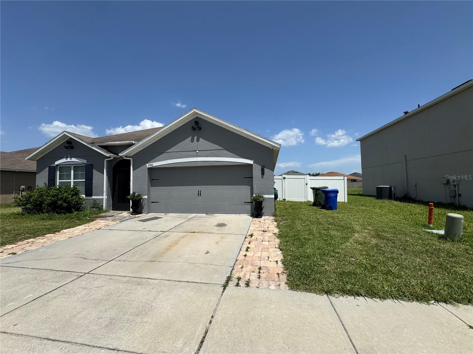 5746 Marsh Landing Dr Property Photo 3