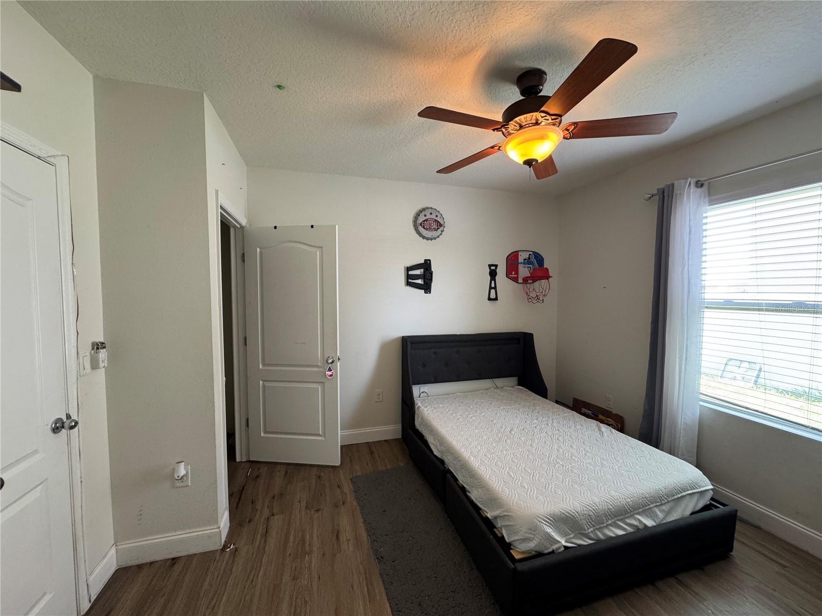 5746 Marsh Landing Dr Property Photo 12