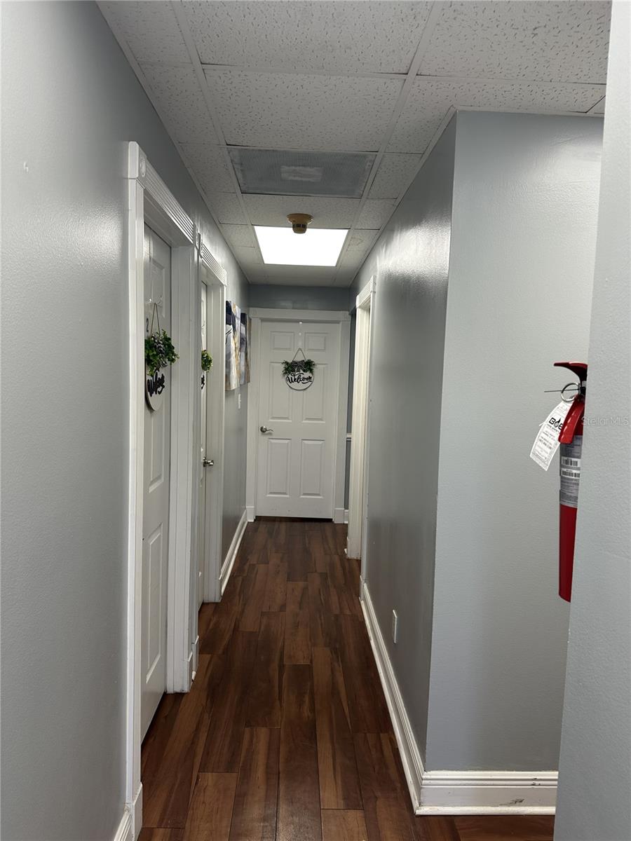 318 N John Young Pkwy #101 Property Photo 8