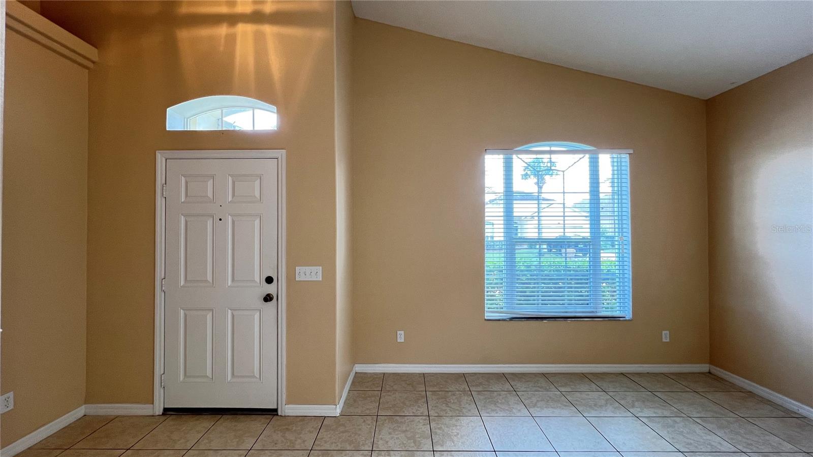16709 Fresh Meadow Dr Property Photo 5