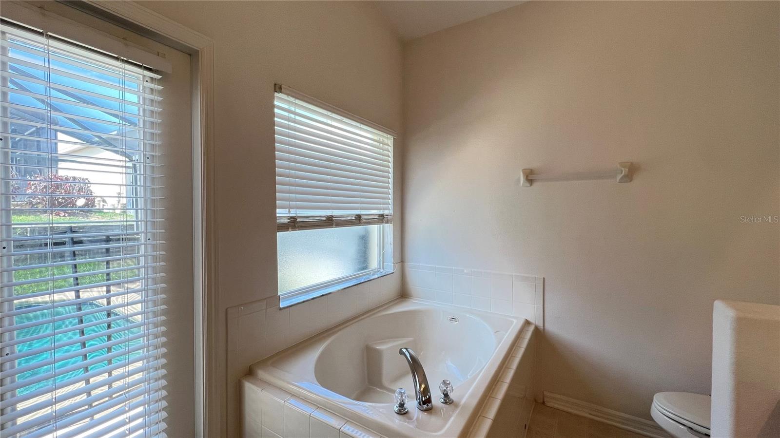 16709 Fresh Meadow Dr Property Photo 41