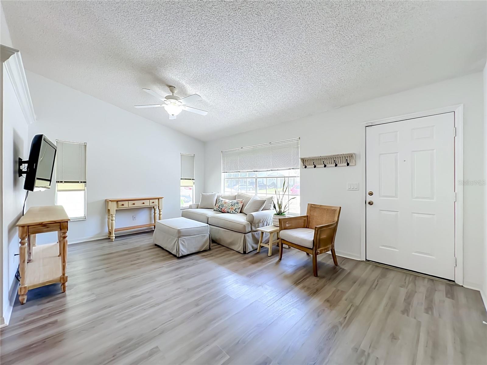 9415 Daney St Property Photo 7