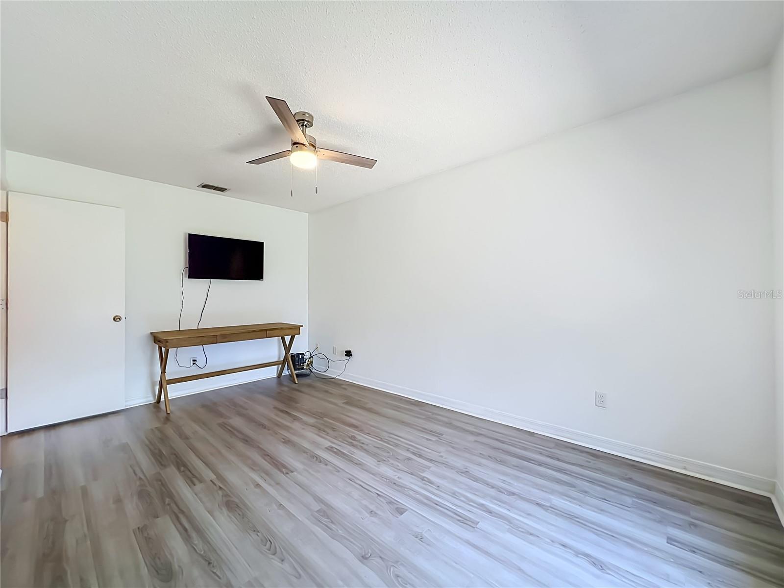 9415 Daney St Property Photo 25