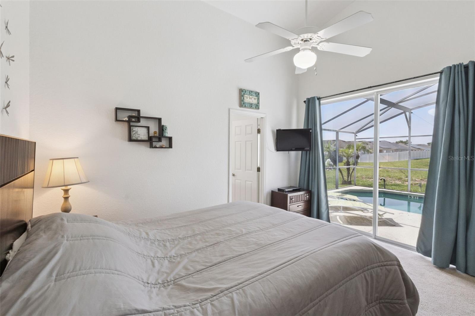 121 Vine Dr Property Photo 8