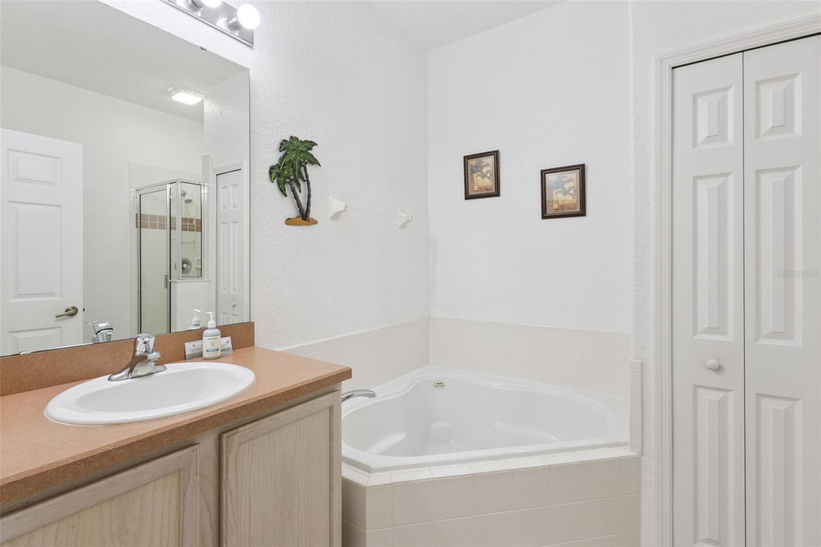121 Vine Dr Property Photo 14
