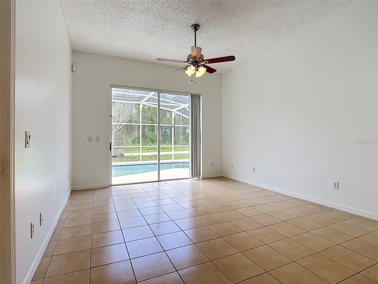 516 Pine Cone Dr Property Photo 22