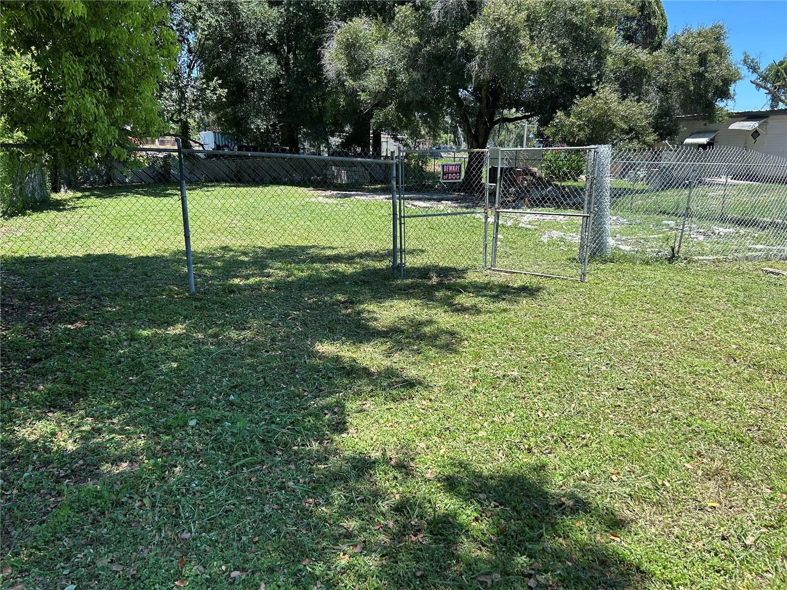 129 1st St Property Photo 3