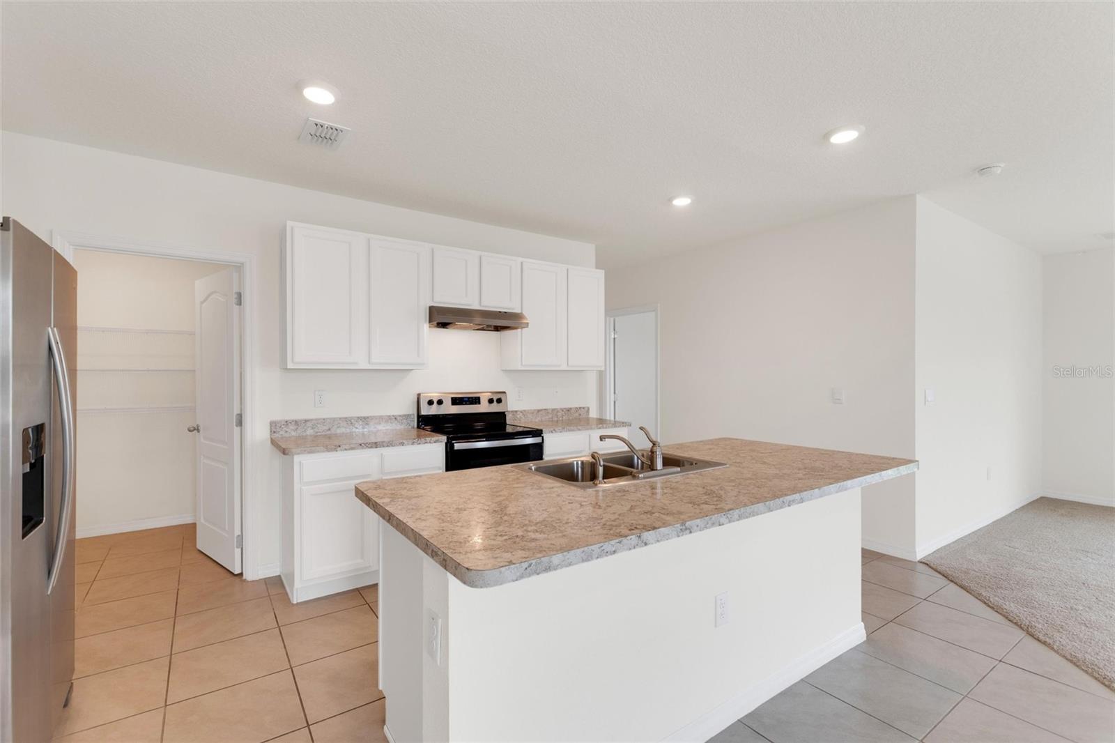 1923 Elkridge St Property Photo 6