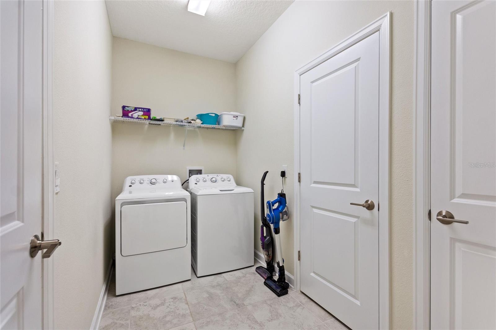 8995 Ace Loop Property Photo 14