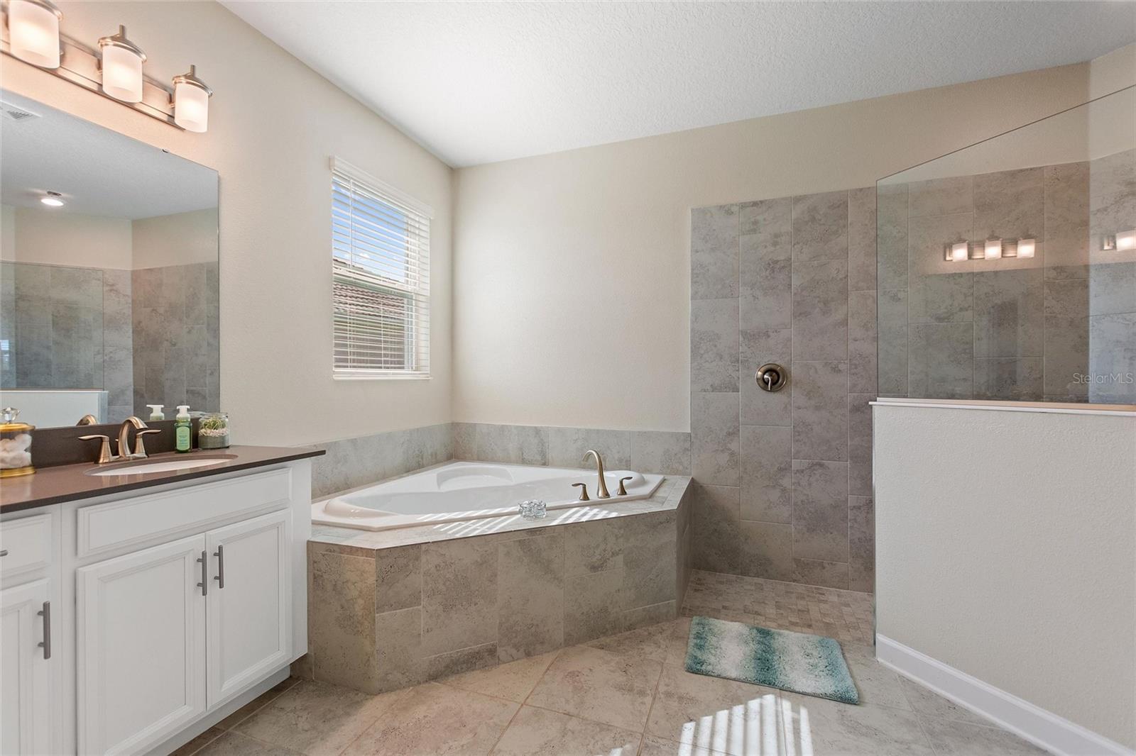 8995 Ace Loop Property Photo 25