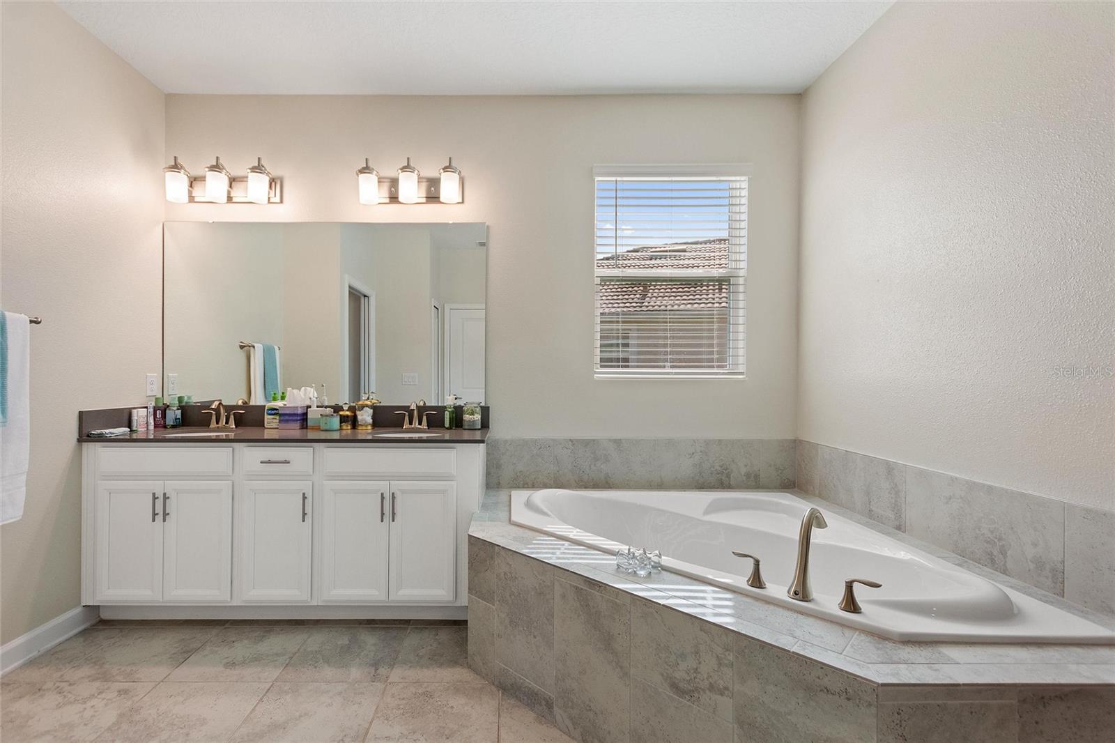 8995 Ace Loop Property Photo 26