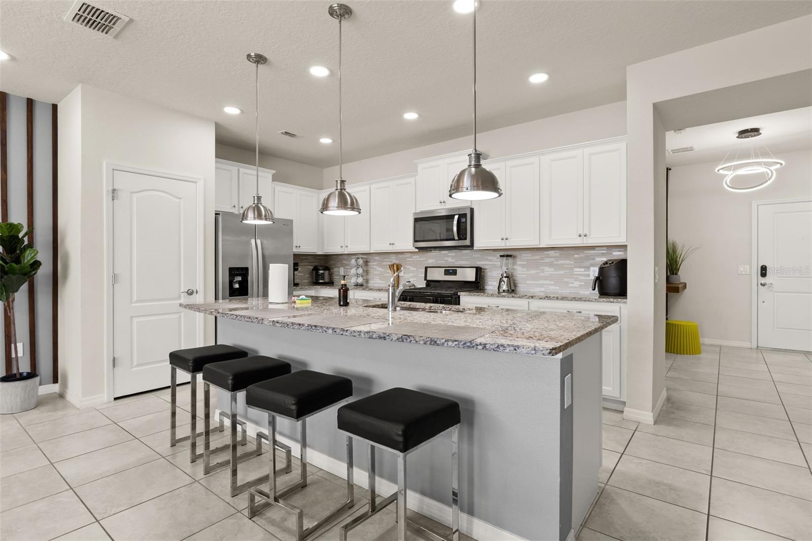 7127 Oakmoss Loop Property Photo 13